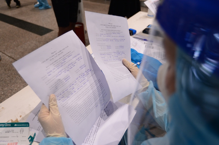 Vietnam detects first Omicron infections in community