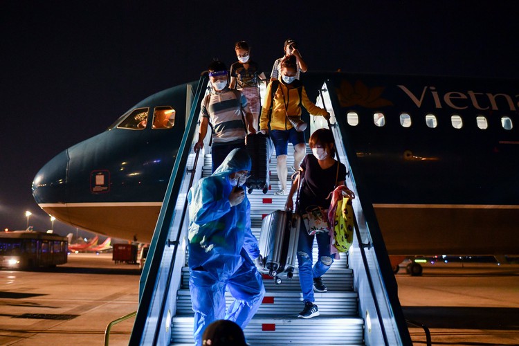 Vietnam to ease entry for foreigners without visa, overseas Vietnamese