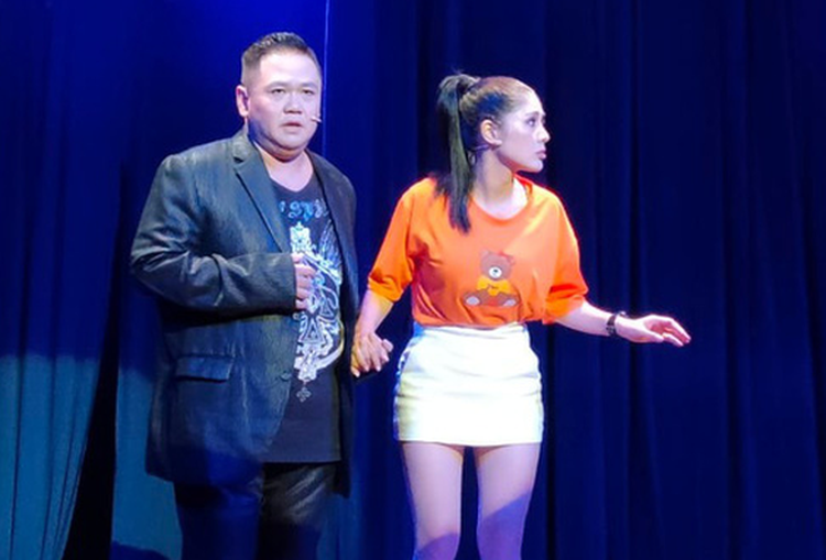 Award to entertainer convicted of child molestation in US sparks fury in Vietnam