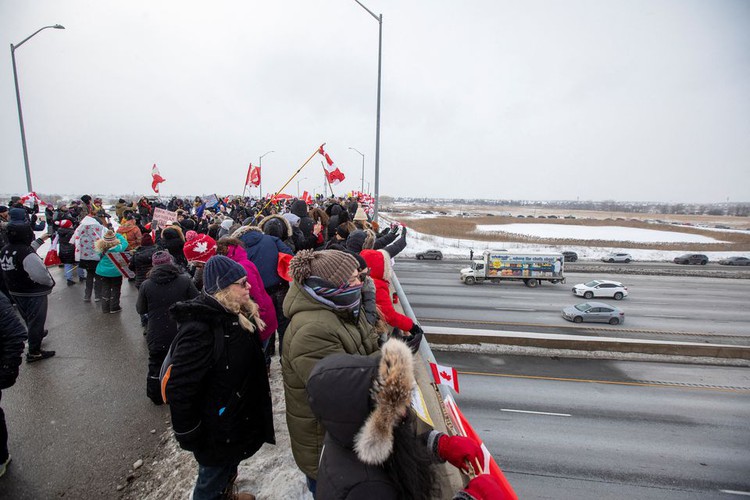 Anti-vaccine Canada truckers roll toward Ottawa, praised by Tesla's Musk