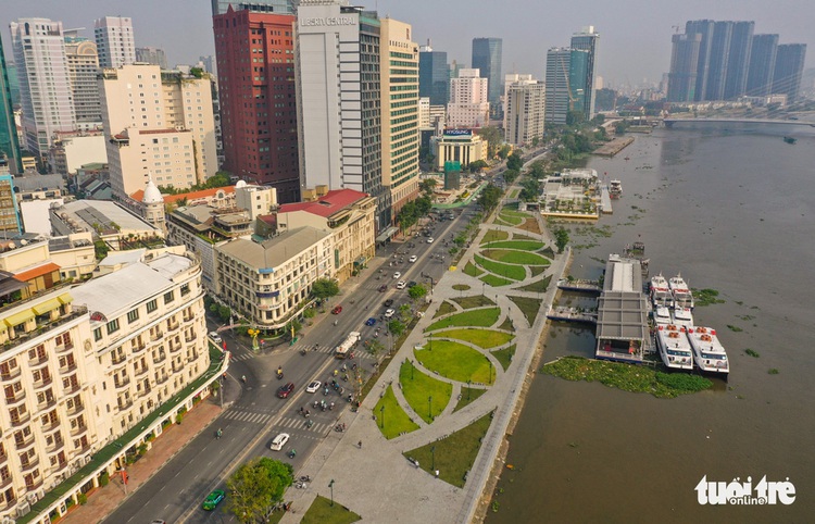 Ho Chi Minh City’s downtown park attracts residents after renovation