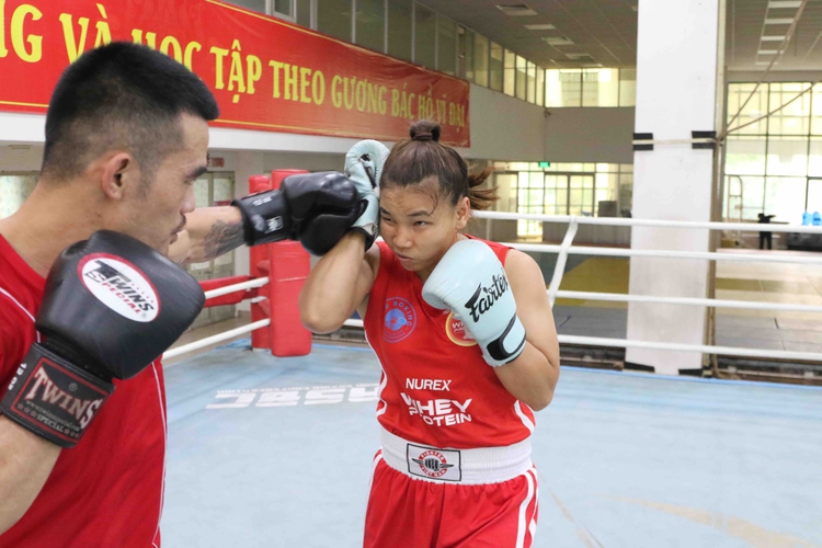 Vietnamese female boxers rise above prejudice