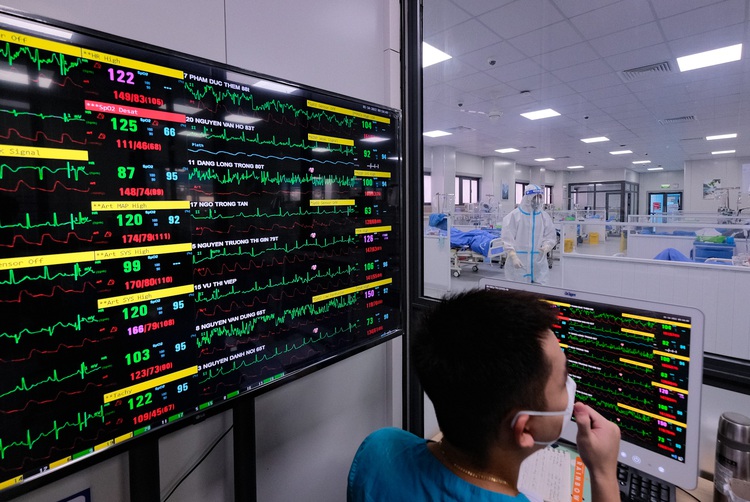 Vietnam documents 14,112 new COVID-19 infections, 6,802 hospital discharges