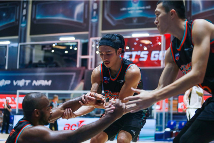 Players show care, respect for one another at VBA Premier Bubble Games