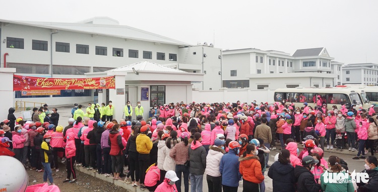Vietnamese company agrees to raise salary after 5,000 workers stage strike