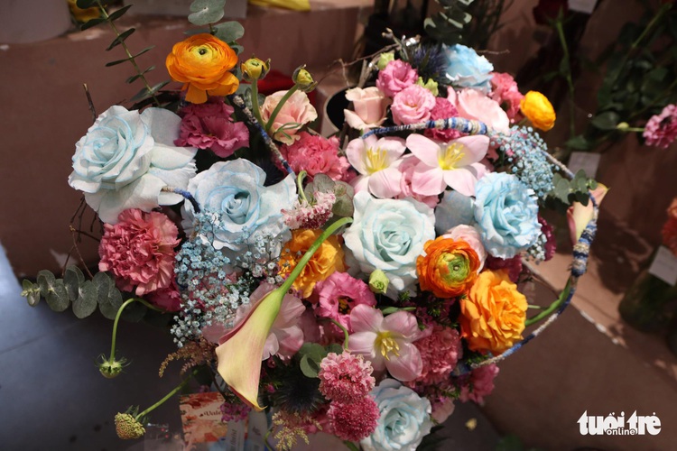 Ho Chi Minh City residents spend big on Valentine’s Day flowers