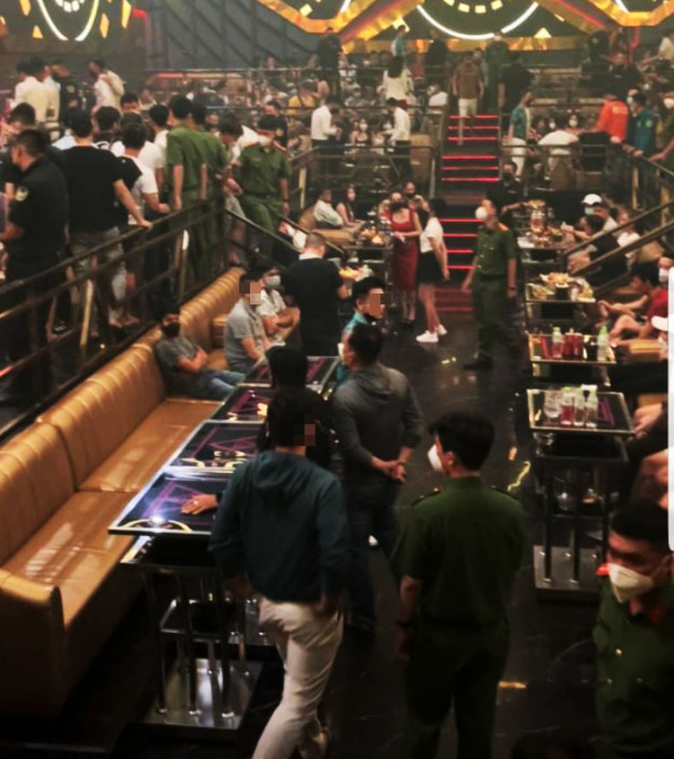 50 caught using drugs at nightclub in Ho Chi Minh City