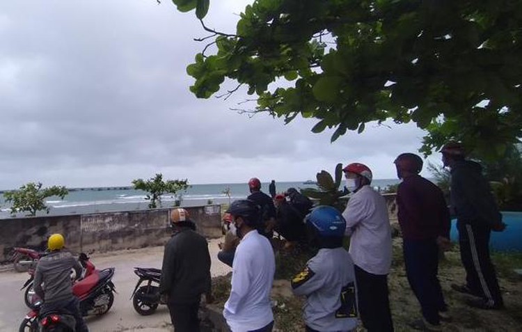 Vietnam Coast Guard rescues nine fishermen in distress at sea