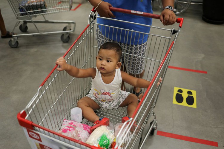 Thailand bids to avert 'population crisis' as birth rate crashes