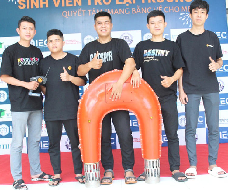 Students make first remote-controlled life preserver in Vietnam