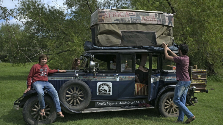 Argentine family comes home after 22-year drive around the world