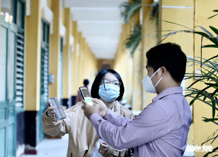Why doesn't Vietnam get rid of 2G mobile network now?