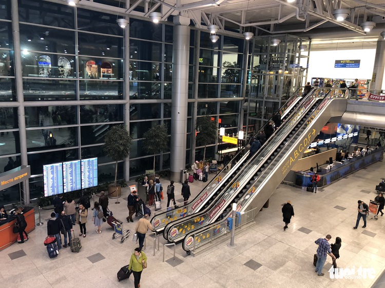 Vietnam Airlines freezes regular flights to Russia
