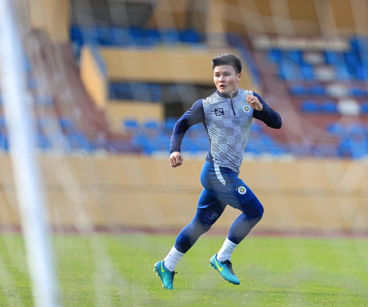 Hanoi FC bid farewell to Vietnam star midfielder Nguyen Quang Hai after 16 years