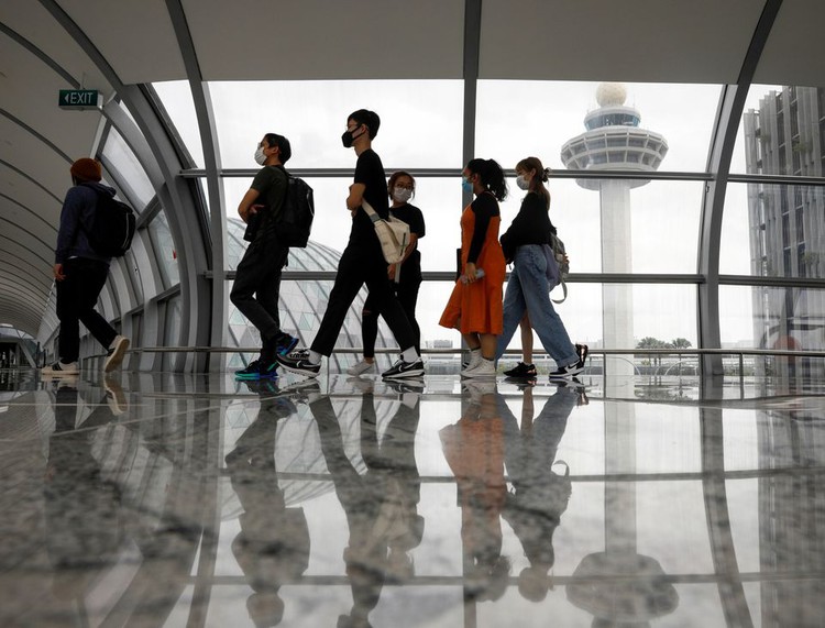 Singapore extends quarantine-free entry as Asia shifts to "living with COVID"