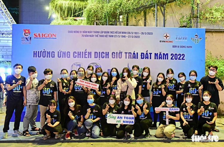 80,000 volunteers join event to mark 2022 Earth Hour in Vietnam