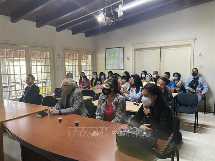 First Vietnamese course opens in Venezuela