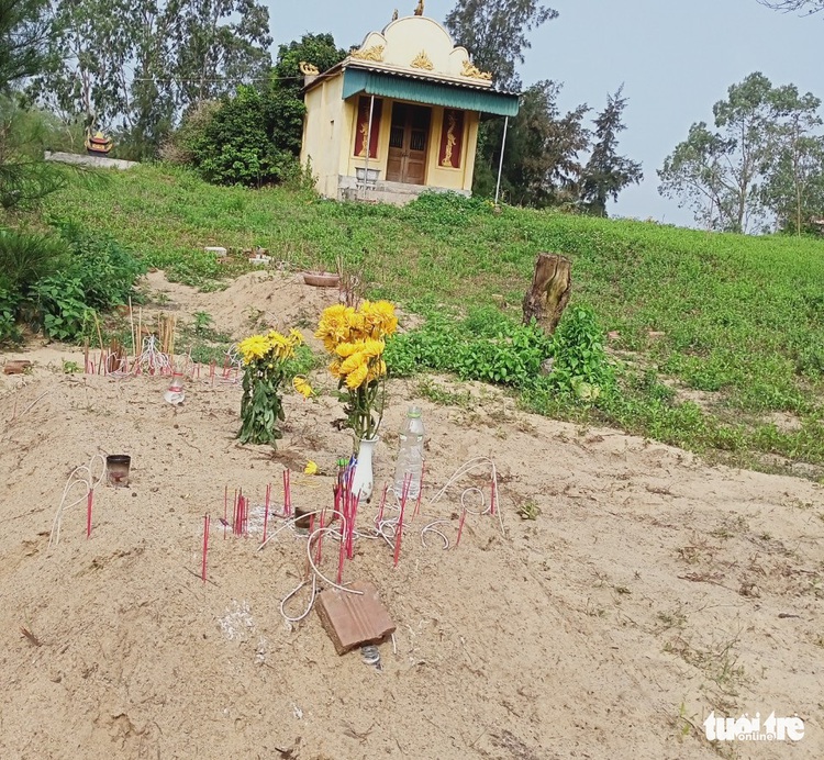 Funeral services for dead whales a solemn tradition in north-central Vietnam