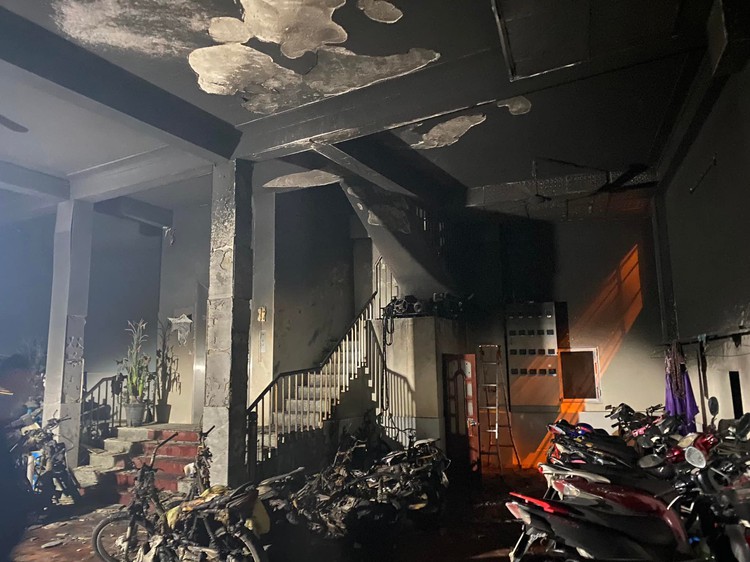 Rented house fire kills one, injures seven in Hanoi