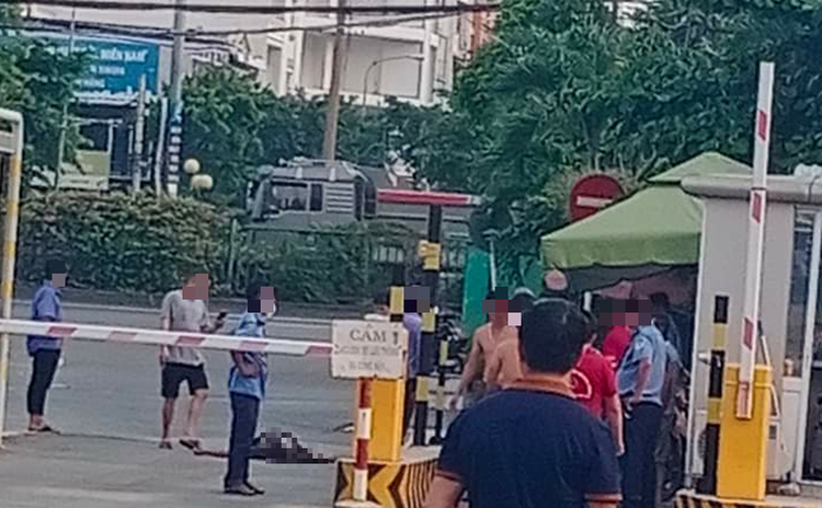 Motorbike taxi driver arrested for stabbing man to death with screwdriver in Ho Chi Minh City