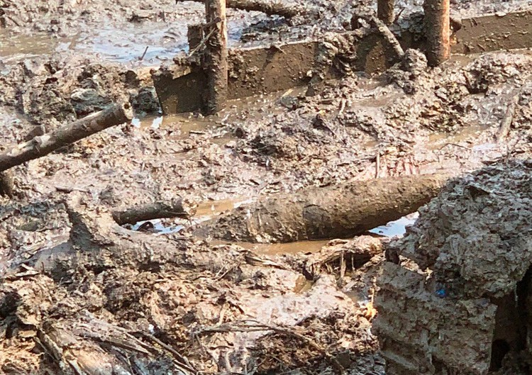 Two unexploded shells found at embankment construction site in central Vietnam