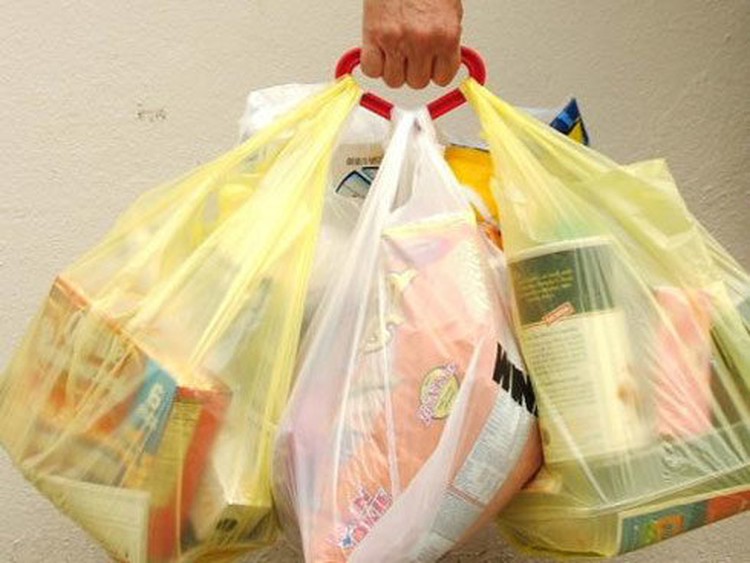 Vietnam to fine retailers providing single-use plastic bags to consumers from 2026