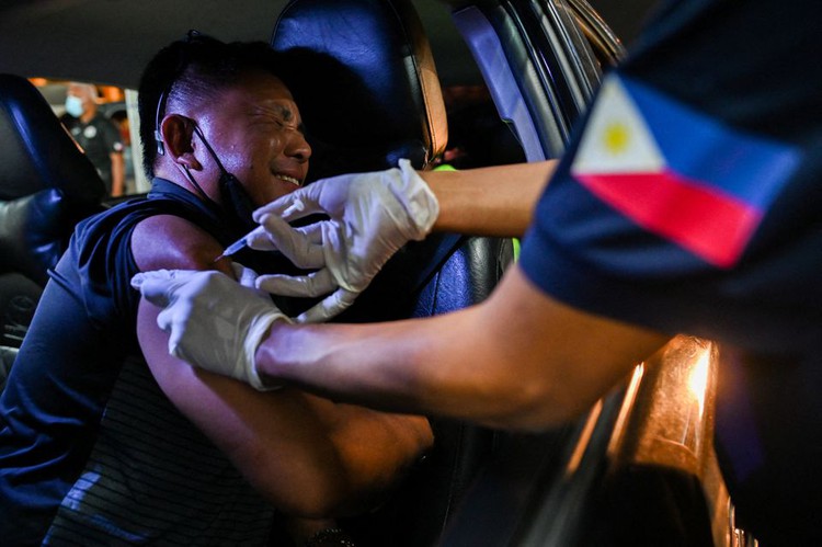 Philippines starts rollout of second booster dose against COVID