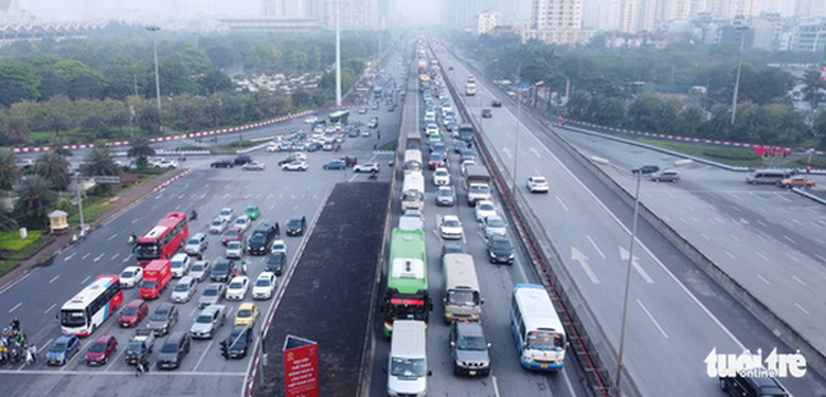 Traffic accidents kill 12 people on first day of holiday weekend in Vietnam