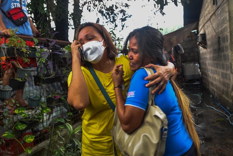 Eight people killed in Philippines housing fire