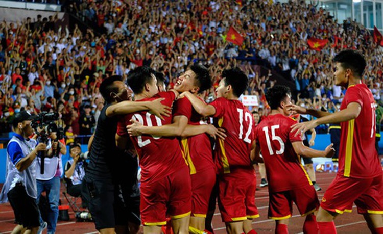 Vietnam defeat Malaysia to set up men’s football final against Thailand at 31st SEA Games