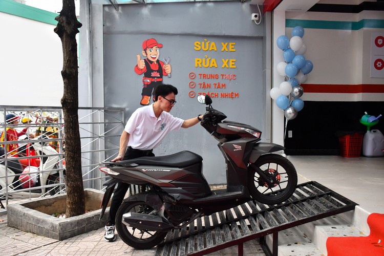 O2O Motorbike Service Station debuts in Vietnam