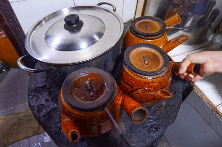 Net-filter coffee a testament to Saigon’s rich coffee tradition