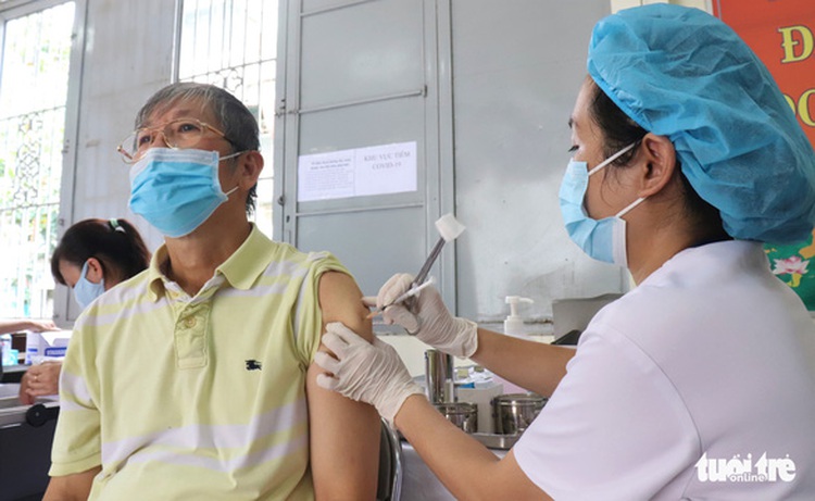 Second COVID-19 booster is now recommended: Ho Chi Minh City health director