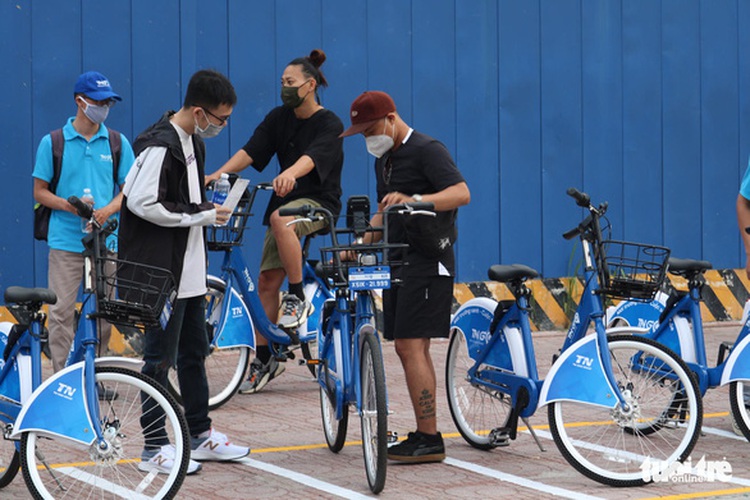 Ho Chi Minh City considers adding bicycle, pedestrian lanes on major highway