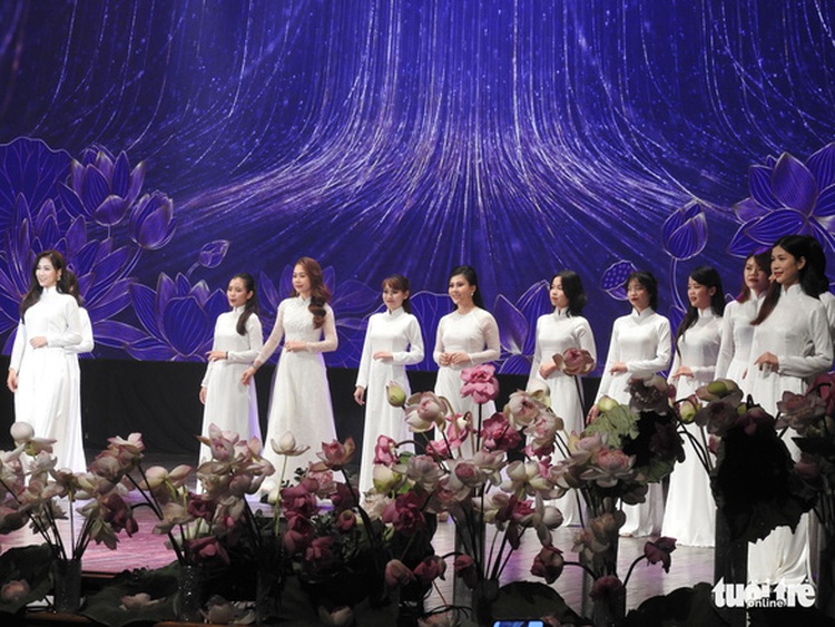 Vietnam hosts beauty pageant to promote traditional clothing, tourism