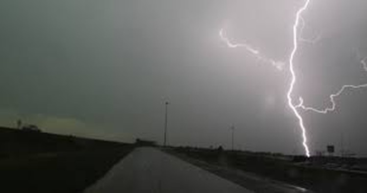 Two fatally struck by lightning while commuting in northern Vietnam