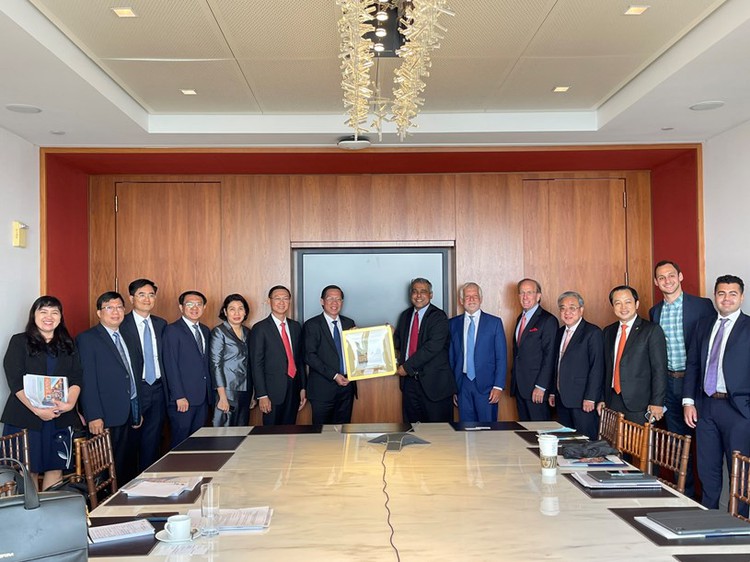 Ho Chi Minh City officials on week-long business trip to US