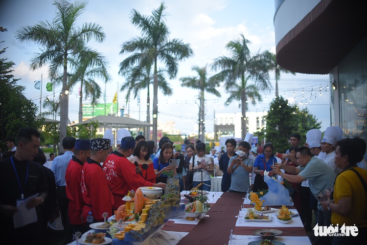 Breakfast @ Tuoi Tre News – July 30