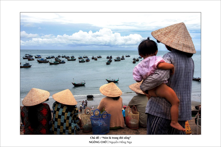 Female photographers showcase ‘non la’ photos at Ho Chi Minh City exhibition