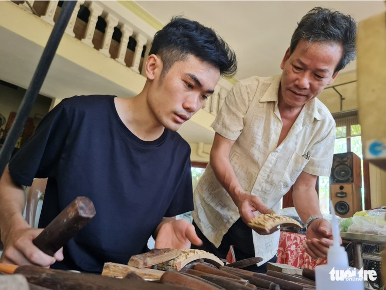 Vietnamese man crafts bamboo birdcages for up to $10,000 apiece