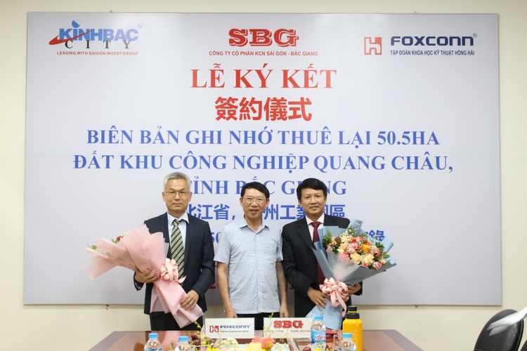 Apple supplier Foxconn to invest in $300mn factory in northern Vietnam