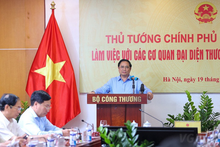 Vietnam likely among economies with world’s largest trade revenue this year: ministry