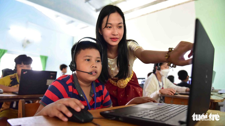 Khmer girl’s journey to Fulbright University Vietnam