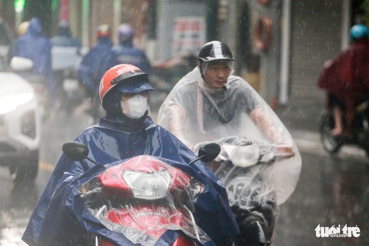 Vietnamese provinces prepare to evacuate 135,000 people as Storm Ma-on approaches