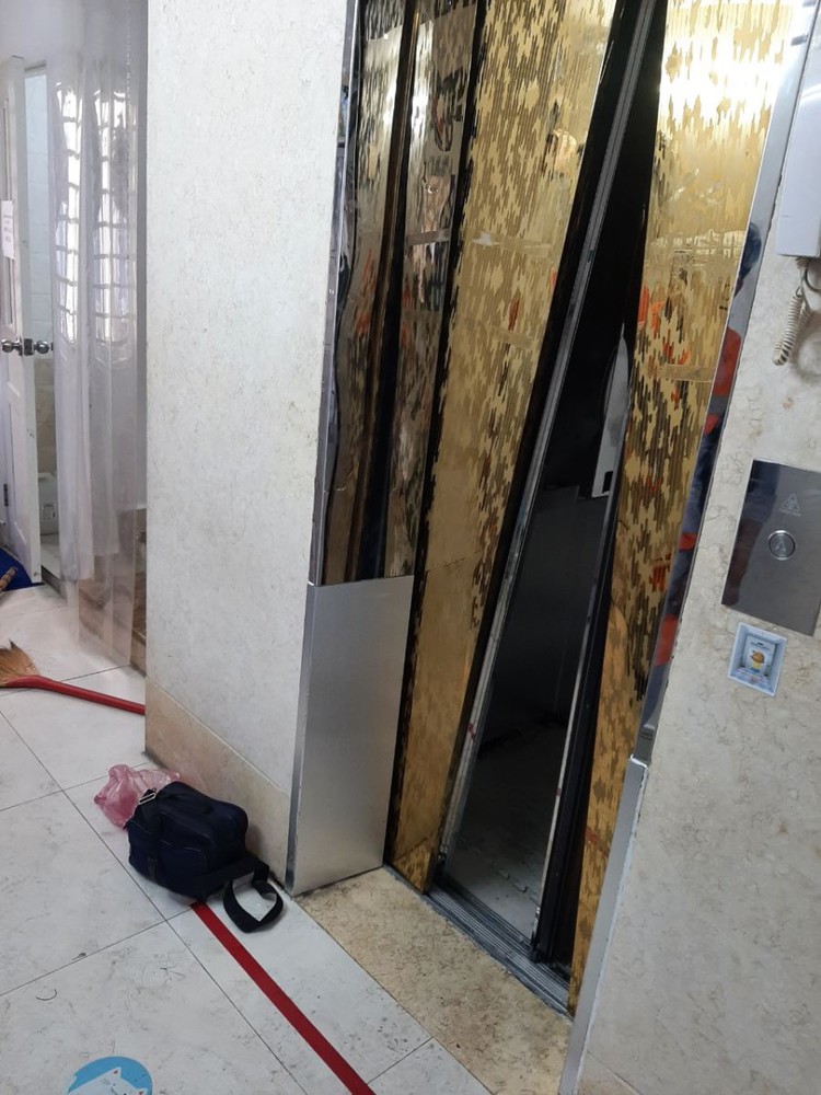 Police rescue nine people stuck in elevator in Ho Chi Minh City