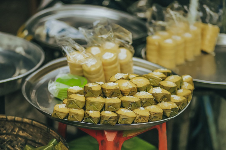 Getting lost in food paradise at Chau Doc Market in Mekong Delta