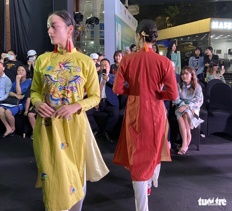 Italian designer modernizes Vietnamese ‘ao dai’ to captivate Europeans