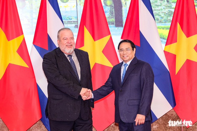 Cuban premier arrives in Vietnam for official friendship visit