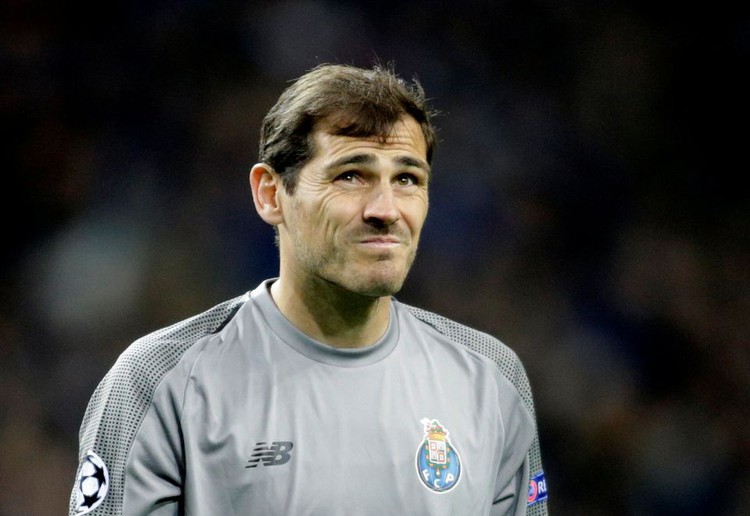 Soccer-Cavallo criticises Casillas for deleted 'I'm gay' Twitter post