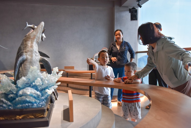 Into the Jurassic World: Ho Chi Minh City cafe transports guests into the past with 200 dinosaur models